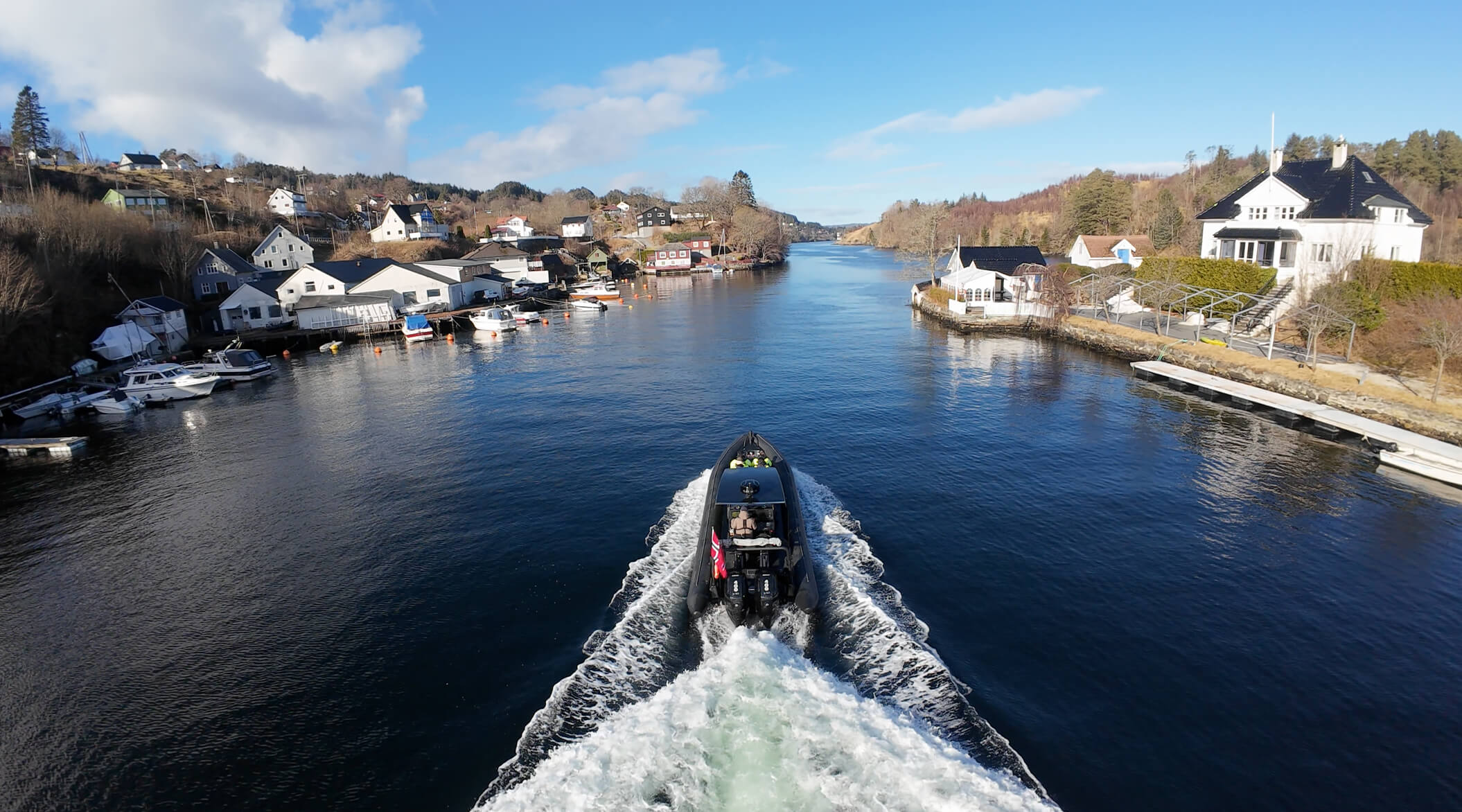 Guests on a RIB tour through the Norwegian fjords